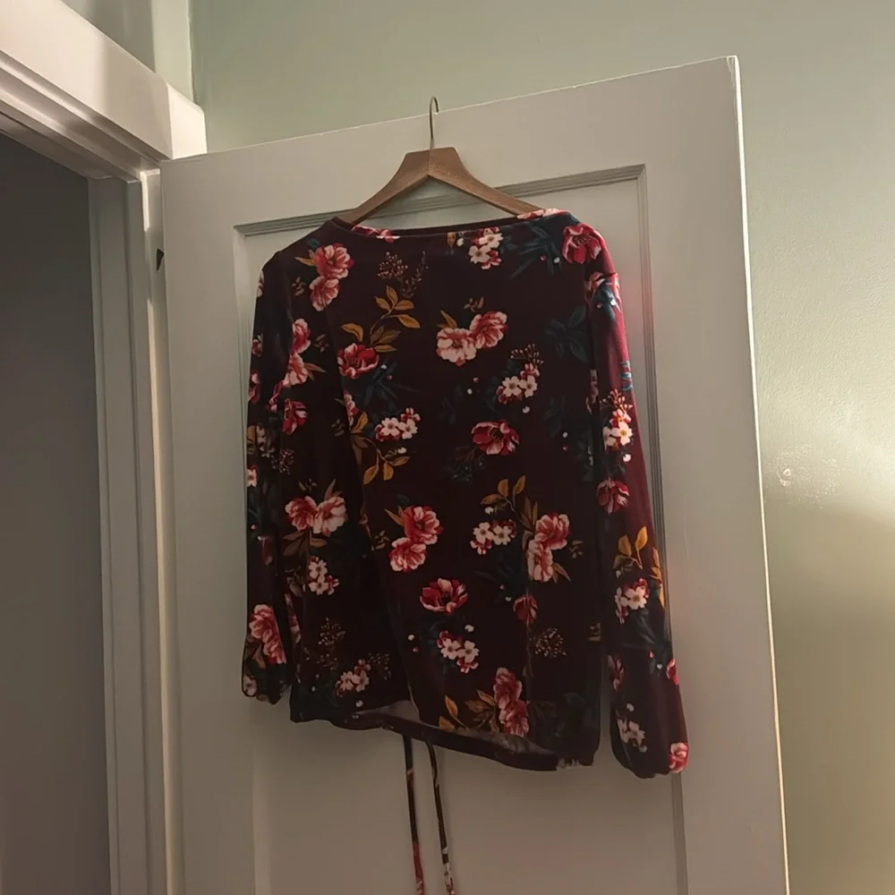Flower Loft Shirt - Picture 2 of 3